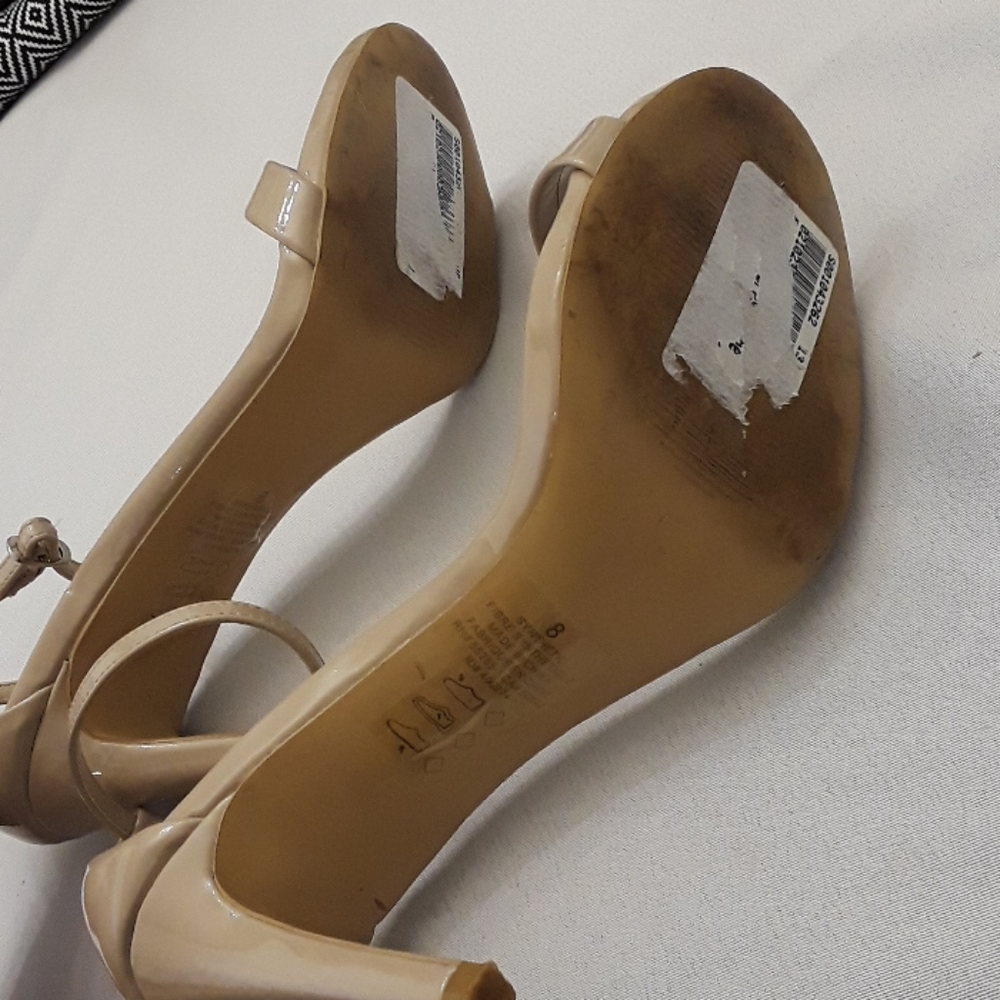 Express Heels - Picture 5 of 8